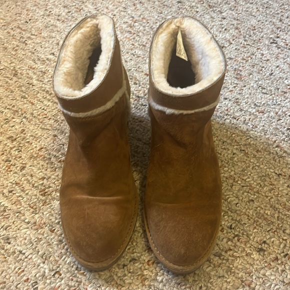 UGG Women's Kasen Block-Heel Tan Boots Size 7 - Picture 3 of 12